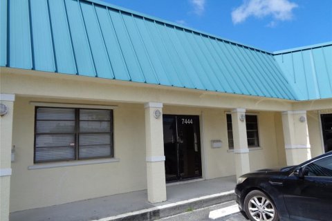 Immobilier commercial à Saint Lucie, Floride № 2291096