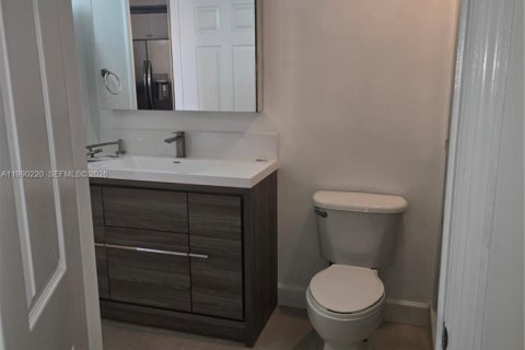 Снять в аренду кондоминиум в Майами, Флорида 2 спальни, 84.91м2, № 2057355 - фото 3