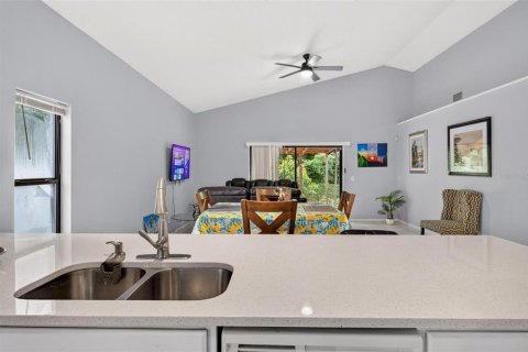 Villa ou maison à vendre à Orlando, Floride: 4 chambres, 189.33 m2 № 2406645 - photo 16