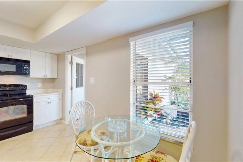 House in Sarasota, Florida 2 bedrooms, 140.84 sq.m. № 1723434 - photo 9
