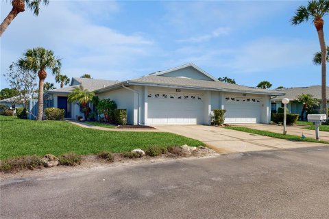 House in Sarasota, Florida 2 bedrooms, 140.84 sq.m. № 1723434 - photo 2
