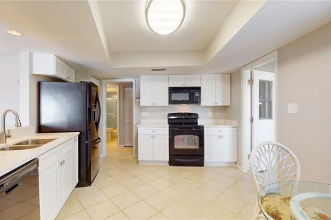 House in Sarasota, Florida 2 bedrooms, 140.84 sq.m. № 1723434 - photo 11