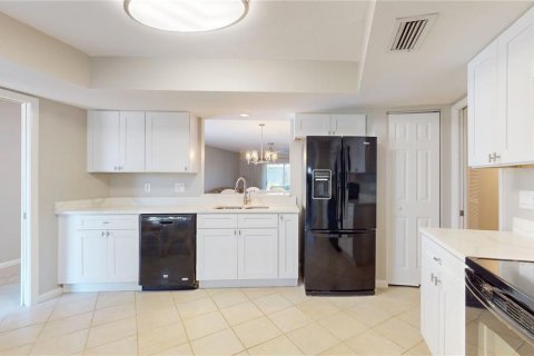 House in Sarasota, Florida 2 bedrooms, 140.84 sq.m. № 1723434 - photo 13