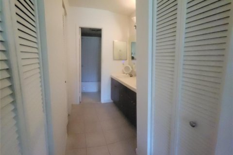 Condo in Lauderhill, Florida, 1 bedroom  № 2082537 - photo 17