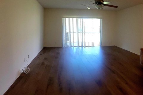 Condo in Lauderhill, Florida, 1 bedroom  № 2082537 - photo 10