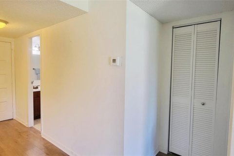Condo in Lauderhill, Florida, 1 bedroom  № 2082537 - photo 2