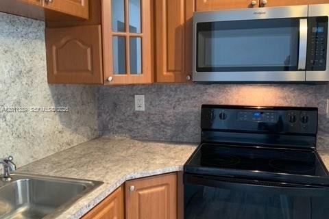 Condo in Miami, Florida, 2 bedrooms  № 2075174 - photo 7