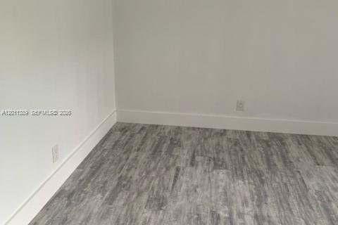 Condo in Miami, Florida, 2 bedrooms  № 2075174 - photo 11