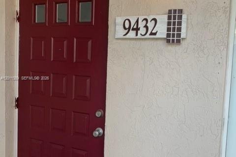 Condo in Miami, Florida, 2 bedrooms  № 2075174 - photo 2