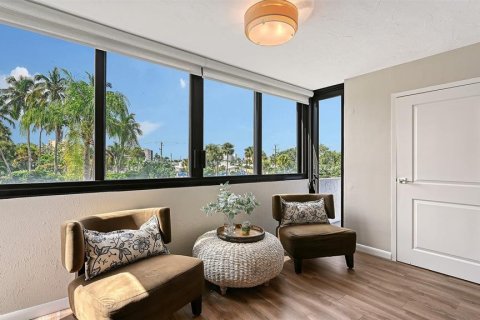 Condo in Sarasota, Florida, 2 bedrooms № 2396001 - photo 6