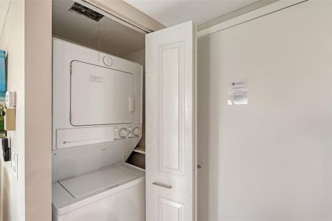 Condo in Sarasota, Florida, 2 bedrooms № 2396001 - photo 22