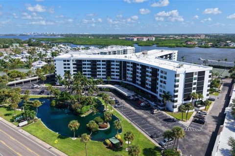 Condo in Sarasota, Florida, 2 bedrooms  № 2396001