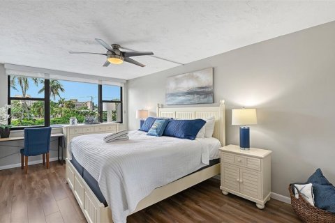Condo in Sarasota, Florida, 2 bedrooms № 2396001 - photo 12