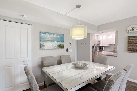 Condo in Sarasota, Florida, 2 bedrooms № 2396001 - photo 9