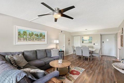 Condo in Sarasota, Florida, 2 bedrooms № 2396001 - photo 7