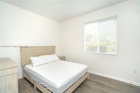 Снять в аренду таунхаус в Майами-Гарденс, Флорида 2 спальни, 114.08м2, № 2016716 - фото 15