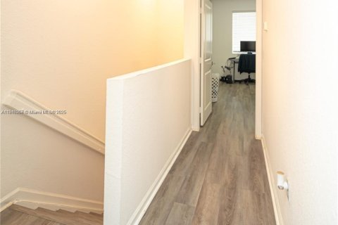 Снять в аренду таунхаус в Майами-Гарденс, Флорида 2 спальни, 114.08м2, № 2016716 - фото 16