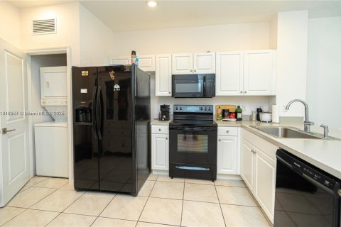 Снять в аренду таунхаус в Майами-Гарденс, Флорида 2 спальни, 114.08м2, № 2016716 - фото 8