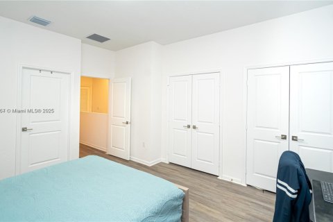 Снять в аренду таунхаус в Майами-Гарденс, Флорида 2 спальни, 114.08м2, № 2016716 - фото 11