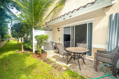 Снять в аренду таунхаус в Майами-Гарденс, Флорида 2 спальни, 114.08м2, № 2016716 - фото 20