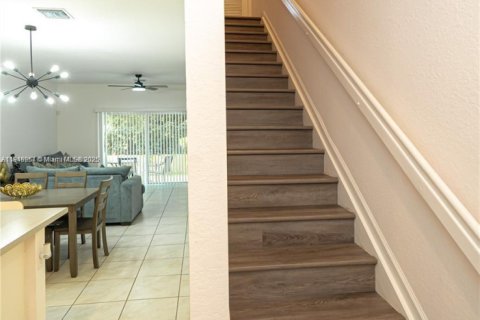 Снять в аренду таунхаус в Майами-Гарденс, Флорида 2 спальни, 114.08м2, № 2016716 - фото 17