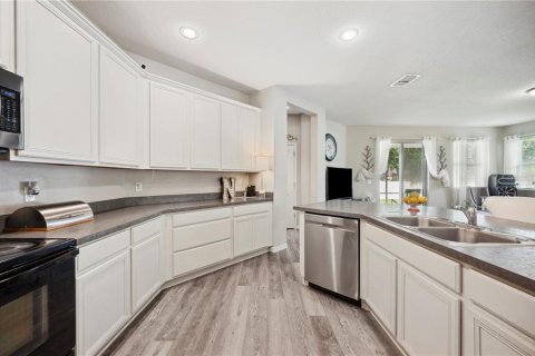 House in Mulberry, Florida 4 bedrooms, 184.23 sq.m. № 1740573 - photo 8