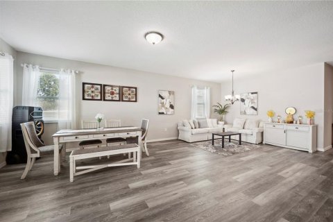 House in Mulberry, Florida 4 bedrooms, 184.23 sq.m. № 1740573 - photo 11