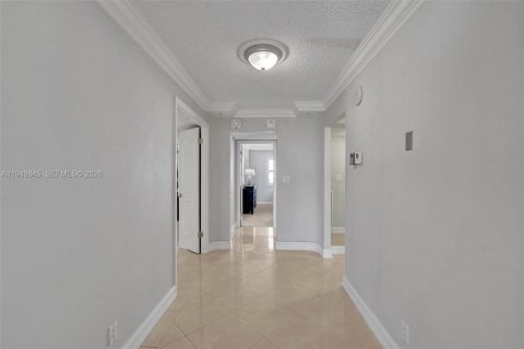 Купить кондоминиум в Форт-Лодердейл, Флорида 2 спальни, 139.35м2, № 2006157 - фото 15