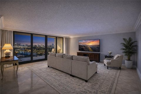 Кондоминиум с 2 спальнями в Форт-Лодердейл, Флорида № 2006157