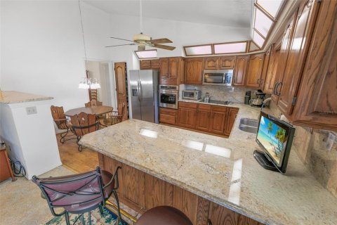House in Ponce Inlet, Florida 3 bedrooms, 197.6 sq.m. № 2111984 - photo 5