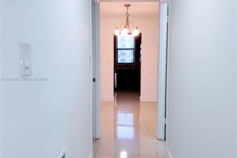 Condo in Aventura, Florida, 2 bedrooms № 2087911 - photo 18