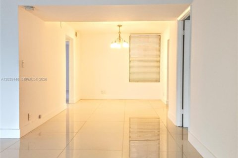 Condo in Aventura, Florida, 2 bedrooms № 2087911 - photo 8