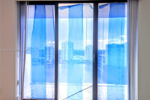 Condo in Aventura, Florida, 2 bedrooms № 2087911 - photo 7
