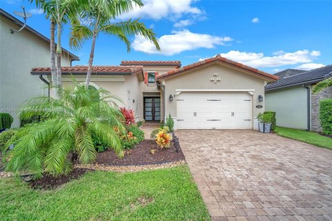 Villa ou maison à louer à Pembroke Pines, Floride: 3 chambres, 224.92 m2 № 1894259 - photo 1