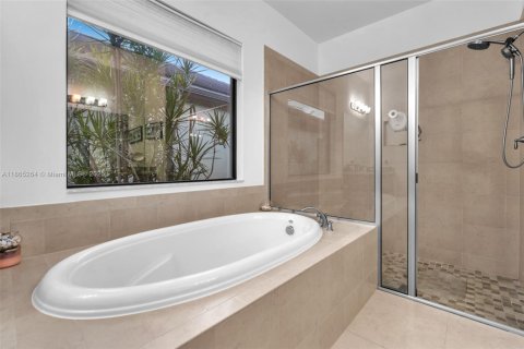 Villa ou maison à louer à Pembroke Pines, Floride: 3 chambres, 224.92 m2 № 1894259 - photo 20