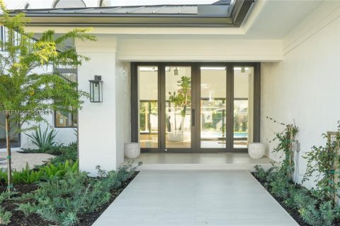 House in Boca Raton, Florida 5 bedrooms, 426.98 sq.m. № 2004120 - photo 4