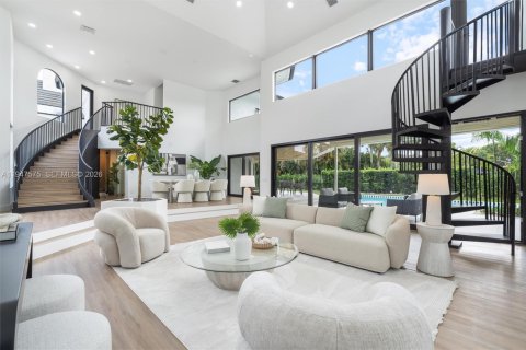 House in Boca Raton, Florida 5 bedrooms, 426.98 sq.m. № 2004120 - photo 1