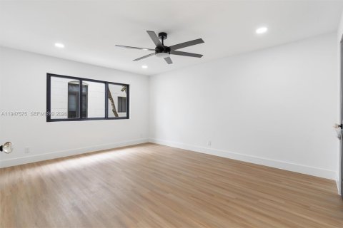 House in Boca Raton, Florida 5 bedrooms, 426.98 sq.m. № 2004120 - photo 16