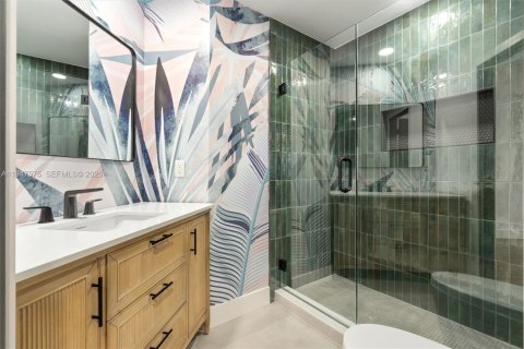 House in Boca Raton, Florida 5 bedrooms, 426.98 sq.m. № 2004120 - photo 17