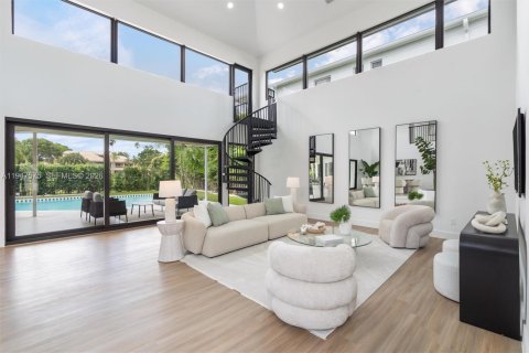 House in Boca Raton, Florida 5 bedrooms, 426.98 sq.m. № 2004120 - photo 5