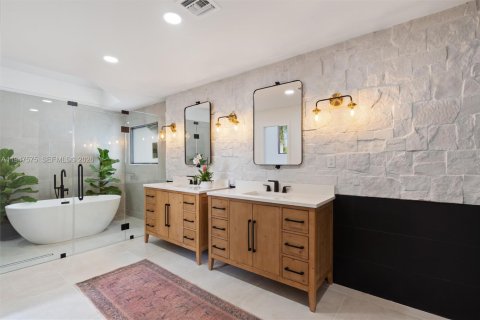 House in Boca Raton, Florida 5 bedrooms, 426.98 sq.m. № 2004120 - photo 25