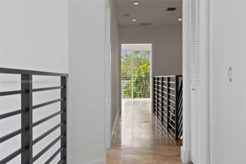 Touwnhouse à vendre à Miami, Floride: 3 chambres, 350.43 m2 № 2079108 - photo 20