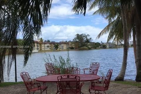 Copropriété à louer à Miami, Floride: 2 chambres, 105.91 m2 № 2072051 - photo 23