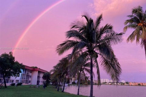 Copropriété à louer à Miami, Floride: 2 chambres, 105.91 m2 № 2072051 - photo 26