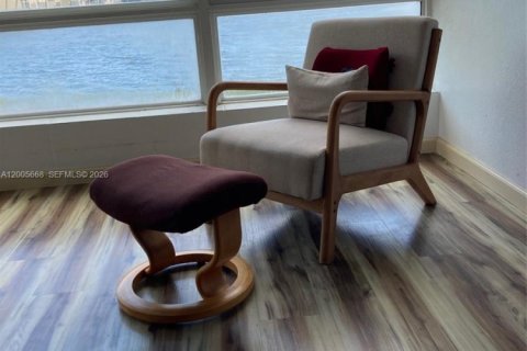 Copropriété à louer à Miami, Floride: 2 chambres, 105.91 m2 № 2072051 - photo 3