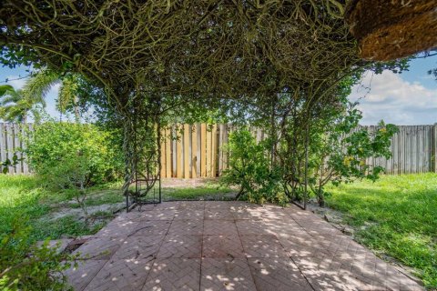 Villa ou maison à louer à Wellington, Floride: 3 chambres, 135.27 m2 № 615191 - photo 1