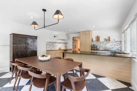 Casa en venta en Miami Shores, Florida, 3 dormitorios, 179.12 m2 № 1968361 - foto 18