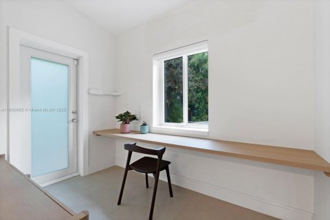 Casa en venta en Miami Shores, Florida, 3 dormitorios, 179.12 m2 № 1968361 - foto 27