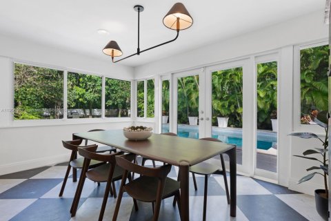 Casa en venta en Miami Shores, Florida, 3 dormitorios, 179.12 m2 № 1968361 - foto 1