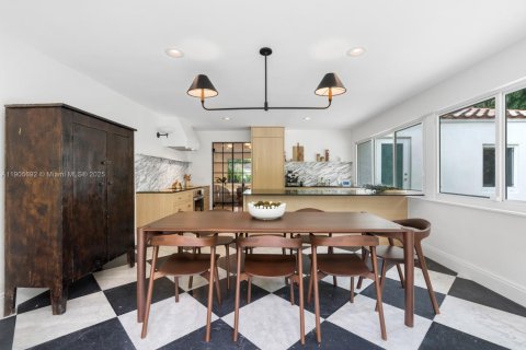 Casa en venta en Miami Shores, Florida, 3 dormitorios, 179.12 m2 № 1968361 - foto 19